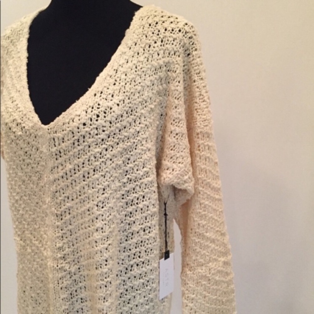 Astr Oversized Oatmeal Slash Back Sweater - Picture 5 of 7